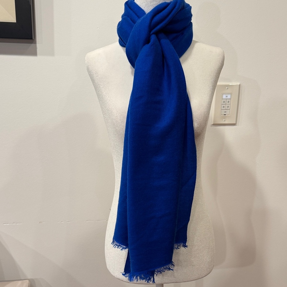 Saachi Royal Blue Scarf 70 Cashmere 30 Silk Elegant Lightweight